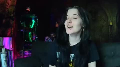 Seraphin Munster online show from December 5, 10:51 pm