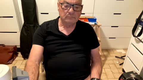 serge8413 online show from December 9, 2:02 am