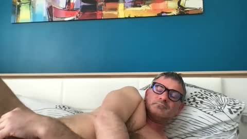 sesamechris92 online show from April 6, 1:45 pm