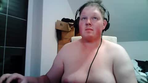 setcuna online show from April 6, 7:04 pm