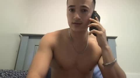 seveninchsteve_ online show from February 7, 9:15 pm