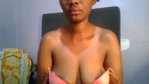 Maggie online show from December 21, 2:34 pm