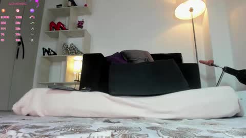 Snapshot of sexirose_19 chatting on October 17, 1:26 pm Rosa  online show from October 17, 1:26 pm
