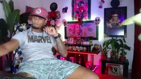 Aharon  ravelo online show from June 26, 5:46 am