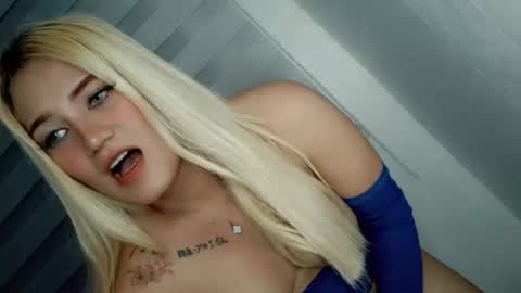 Britney Allen online show from November 25, 9:52 am