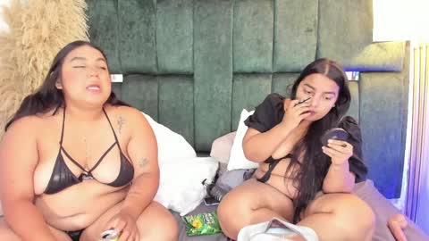 sexxchubby online show from March 30, 9:59 pm