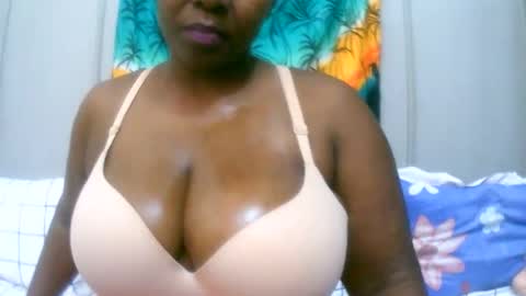 sexxi_ebony online show from November 2, 1:16 am