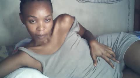 sexxy_curvy23 online show from April 4, 7:15 am