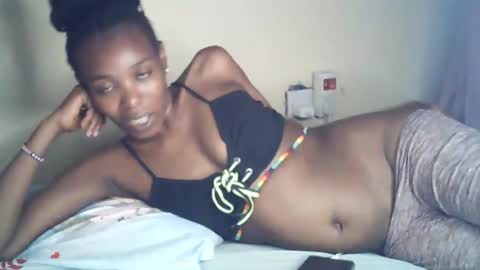 sexxy_curvy23 online show from May 13, 6:12 am