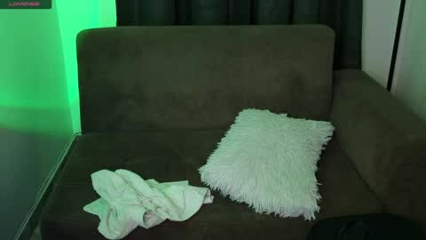  Angie   online show from April 28, 2:27 am