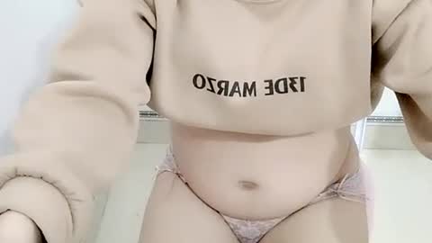 sexy8685 online show from December 17, 3:35 am