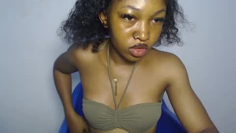 sexy_bluey247 online show from April 8, 4:48 am