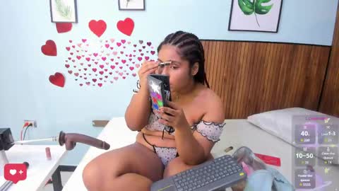 sexy_curlylady online show from April 29, 3:22 am