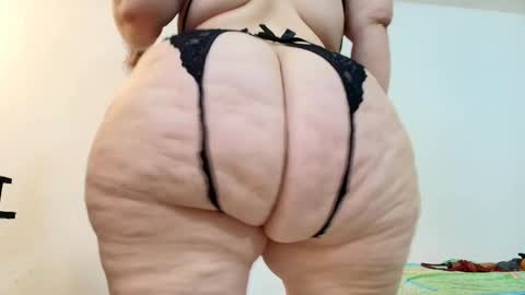 Snapshot of sexy_curvi chatting on February 13, 5:01 pm karla           instagram  online show from February 13, 5:01 pm