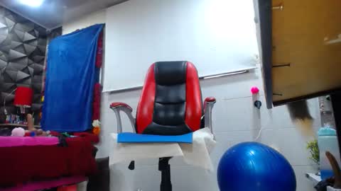 MARIPOSA online show from December 17, 12:01 pm