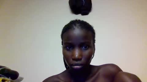 Snapshot of sexy_petittie chatting on October 25, 3:56 pm sexy_petittie online show from October 25, 3:56 pm