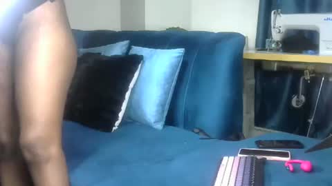 sexy pigeon online show from May 14, 7:12 pm