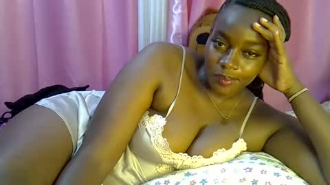 laura online show from February 22, 7:05 pm