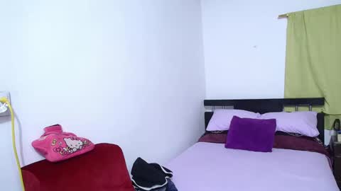 Snapshot of sexy_ticki chatting on December 12, 12:27 am janel online show from December 12, 12:27 am