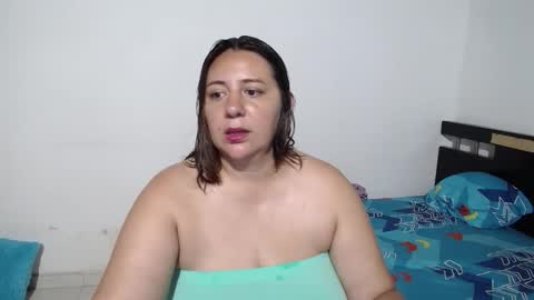 Snapshot of sexy_ticki chatting on October 22, 11:28 pm janel online show from October 22, 11:28 pm