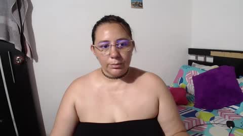 Snapshot of sexy_ticki chatting on September 17, 10:02 pm janel online show from September 17, 10:02 pm