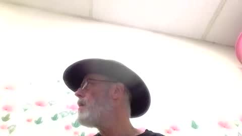 Daddy online show from April 11, 8:40 am