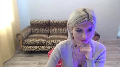 sexybeatriice online show from November 13, 7:44 am