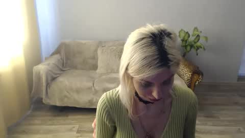 sexybeatriice online show from March 10, 7:45 am