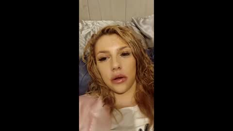 sexyblondebombshell703890 online show from April 15, 4:05 am