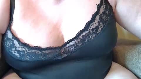Snapshot of sexybri1674 chatting on October 12, 6:10 pm sexybri1674 online show from October 12, 6:10 pm