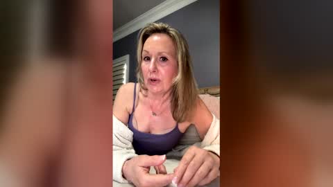 LisaisLuscious online show from May 5, 9:09 pm
