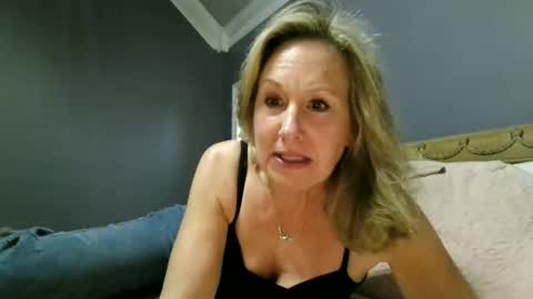 LisaisLuscious online show from April 29, 8:13 pm
