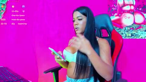 Snapshot of sexygoddess_f chatting on October 23, 9:00 am sexygoddess_f online show from October 23, 9:00 am