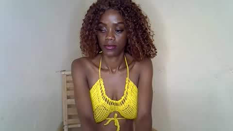 SexyHollyMontana1111 online show from May 11, 7:26 am