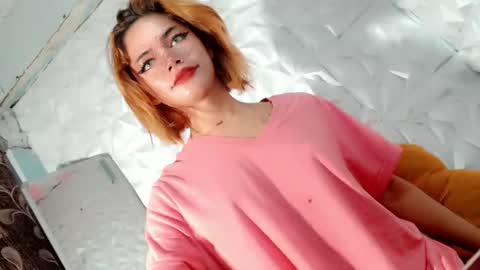 Snapshot of sexyhotbabe18 chatting on October 19, 8:52 am sexyhotbabe18 online show from October 19, 8:52 am