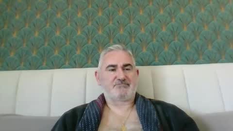 sexyitalian_daddy online show from April 3, 12:34 pm