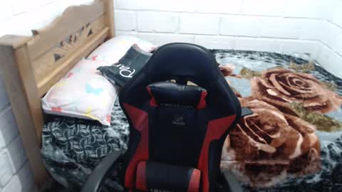 sexyjustin202 online show from March 12, 10:50 pm