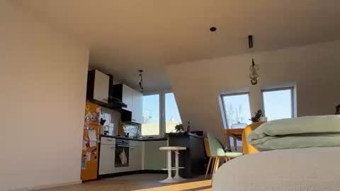 Leo online show from March 18, 3:18 pm