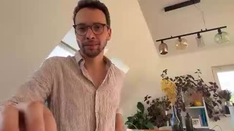Leo online show from July 8, 3:04 pm