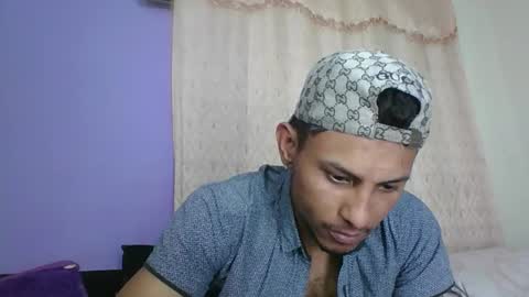 Snapshot of sexyleon69 chatting on September 15, 7:04 pm Sexy leon online show from September 15, 7:04 pm