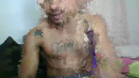 Snapshot of sexyleon69 chatting on October 18, 10:58 pm Sexy leon online show from October 18, 10:58 pm