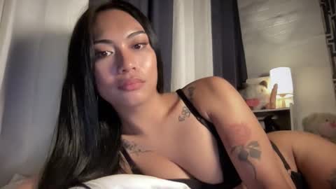 maxine online show from March 6, 5:34 pm