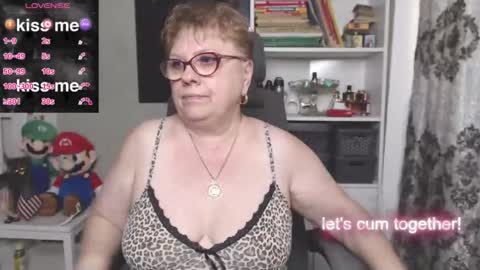 sexylynette4u online show from November 25, 10:25 am