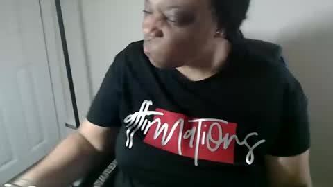 SexyMona online show from May 17, 4:49 pm