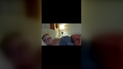 Raymond Art Model online show from April 8, 3:09 am