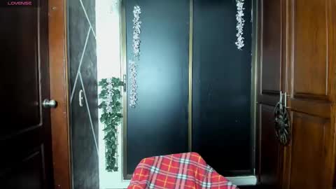 N A F online show from November 18, 7:17 pm