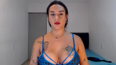 Natalia Duran online show from April 22, 6:26 pm