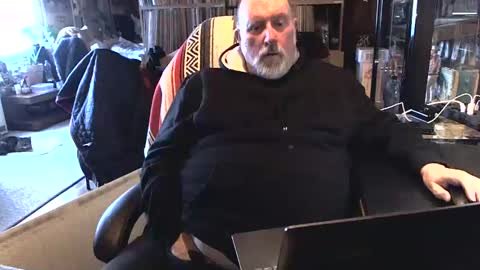 Grizz Lee Bear online show from February 11, 10:14 am