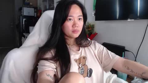 sexypenguin13 online show from February 23, 7:21 am