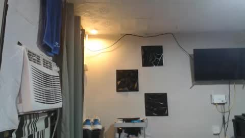 sexystrongcum online show from March 9, 4:17 am